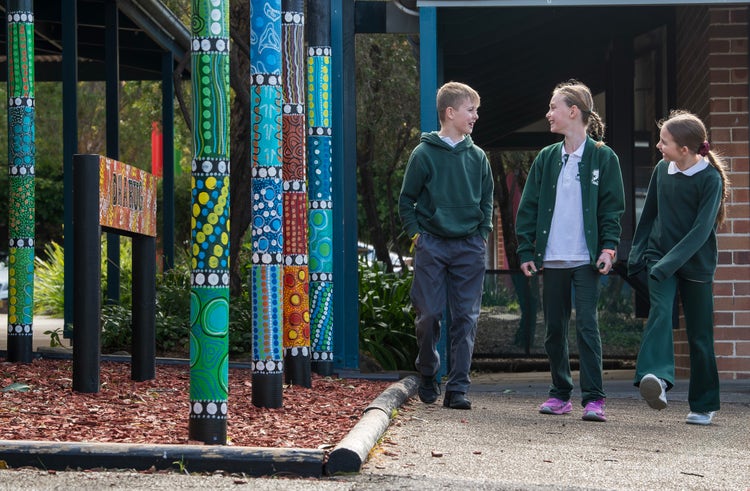 ****DO NOT PUBLISH WITHOUT PERMISSION FROM WARRIMOO PUBLIC SCHOOL PRINCIPAL JO GLAZEBROOK OR ASSISTANT PRINCIPAL LORRAINE HUSAREK**** STUDENTS PICTURED IN IMAGE FROM LEFT TO RIGHT ARE Quinn Peake, Ayla Peake, Willow Gillett. Images taken for Warrimoo Public School’s Reconciliation Action Plan.